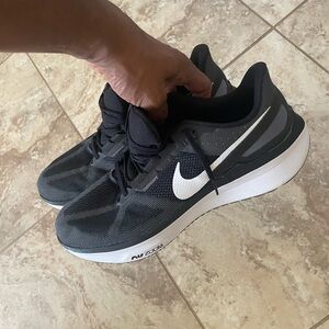 Nike Zoom Mens size 15 Black and White Men's Sneakers
